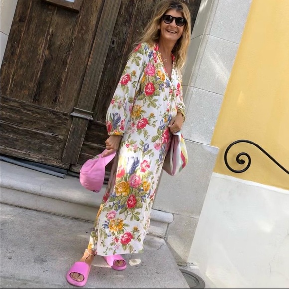 Zara Dresses & Skirts - Zara Floral Printed Midi Dress